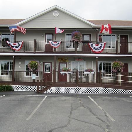 Bishops Country Inn Motel Jackman Exterior photo